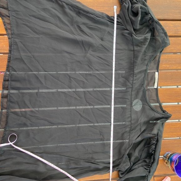 Sheer Polyester One Size Flowing Top with Gathered Seam Sleeves EUC - Picture 8 of 13